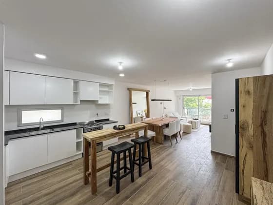 Departamentos De 2 Dormitorios Con 2 Baños, Radiadores Y A Estrenar