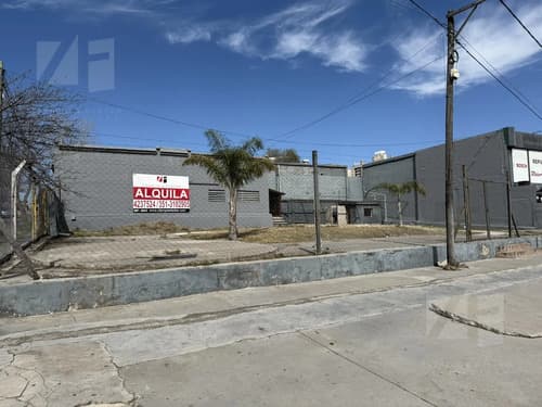 Alquiler colon 4700 predio sobre esquina 882m2 galpon 200m2
