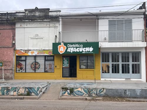 Casa con local comercial av churruarin parana