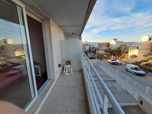 Depto amoblado a 1 cuadra del mar con piscina y quincho madryn