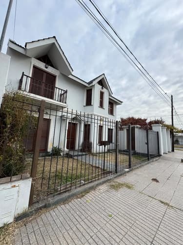 En venta amplia casa de 3 dormitorios zona oeste rio cuarto