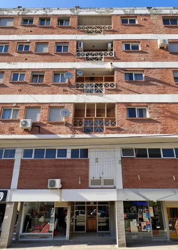 Departamento ideal en el centro de trelew todo a tu alc