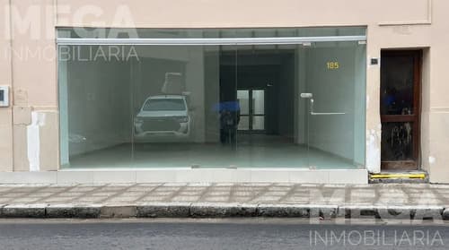 Pelegrini 181 local en alquiler