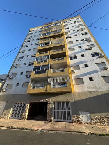 Alquiler depto 3 dormitorios con cochera zona casa de gobierno facultades
