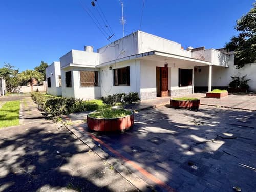 Casa en crisostomo alvarez al 2500 sm de tucuman