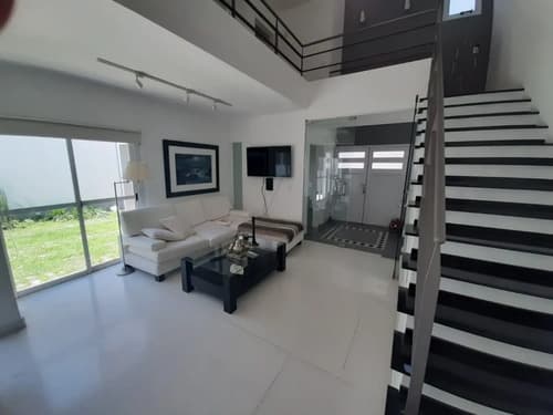 Venta casa de gran categoria y diseno centro rio cuarto