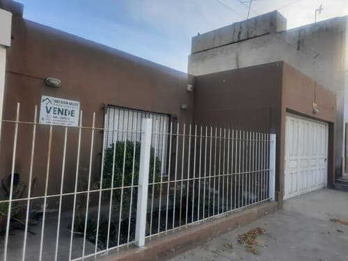 Venta casa trelew 3 dormitorios quincho patio