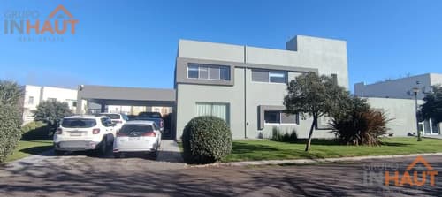 Casa gerencial amoblada en alquiler