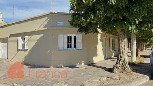 Esquina con alma casa con historia y estilo en el centro