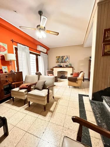 Amplia casa de 5 dormitorios con galeria y pileta av roca al 1000 barrio sur