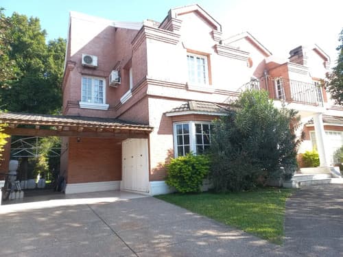 Vendo hermosa casa 4 dormitorios en country las colinas 1 a 50 metros de avenida peron