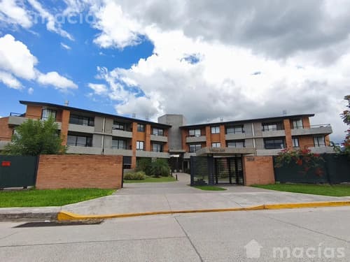 Departamento en venta en village golf yerba buena