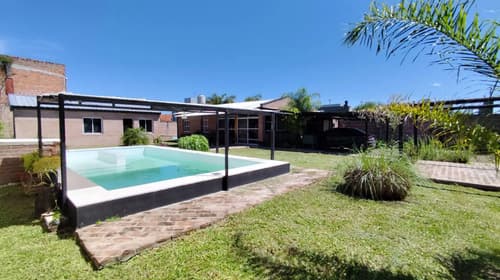 Venta casa con pileta en zona norte resistencia