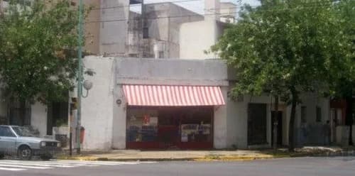 Excelente lote en esquina av juan de garay y castro barros