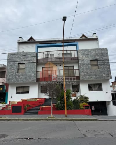 Departamento centro 1 dormitorio con pileta y cochera