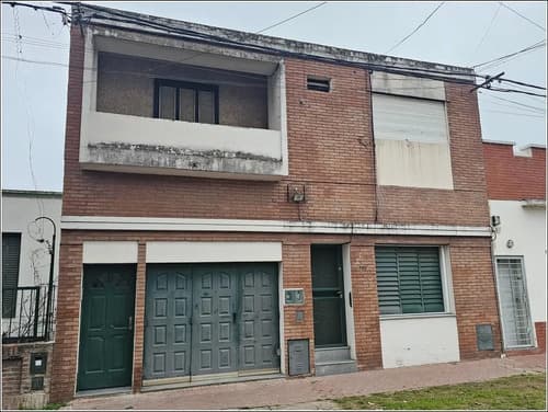 Vila al 700 casa en alquiler en planta alta de 2 dormitorios en alberdi a metros de bv rondeau