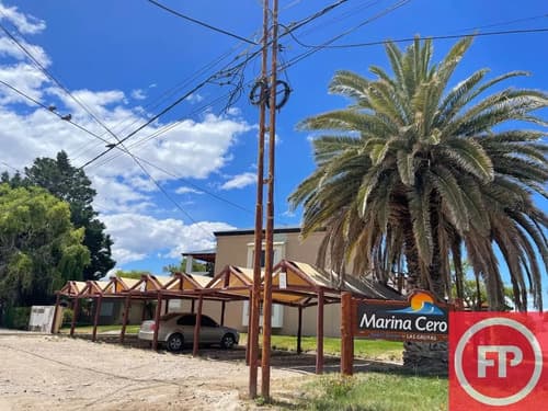 Venta casa 2 dormitorios las grutas con cochera