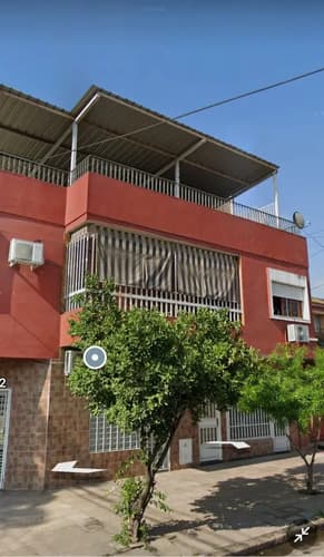 Vendo en san juan al 1700 importante casa esquina con locales comerciales zona colegio tulio