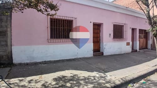 Venta casa en terreno de 236m2 b mariano moreno