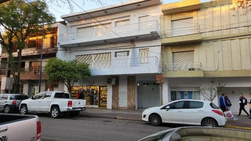 Hermoso local comercial adaptable oficinas consultorios ventas etc en pleno centro
