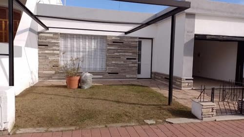 Casa en venta en barrio ate