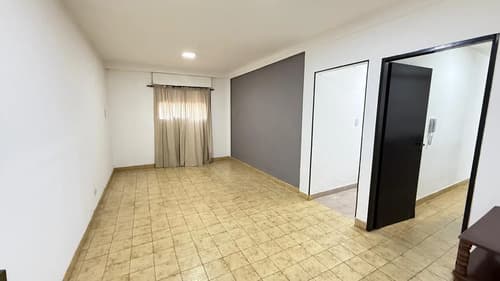 Amplio departamento de 3 dormitorios en pb en venta en munecas al 1400 zona norte smt