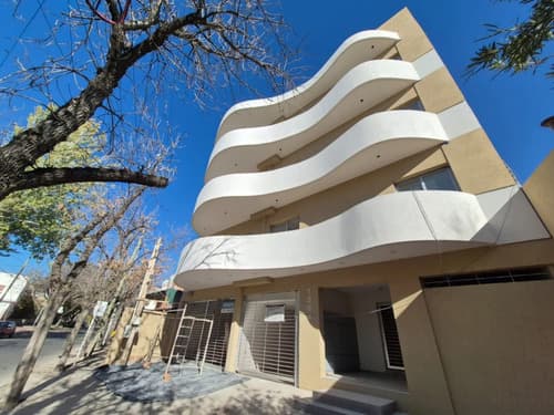 Venta departamento godoy cruz con cochera