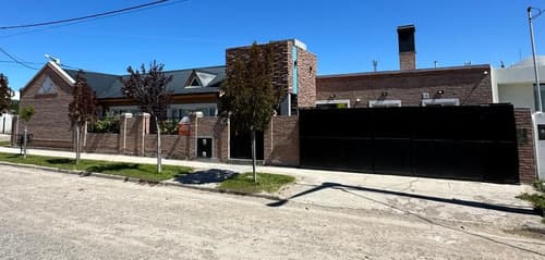 Casa en a p bell esq malacara b san benito