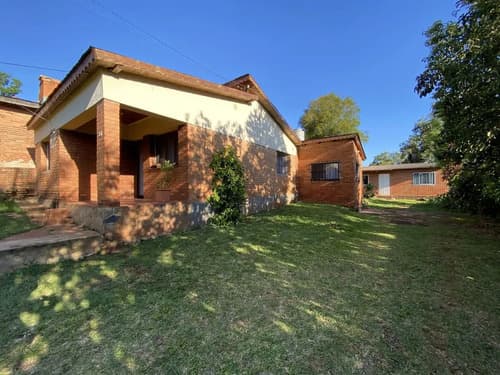 Casa en calle belgica 1214 km9