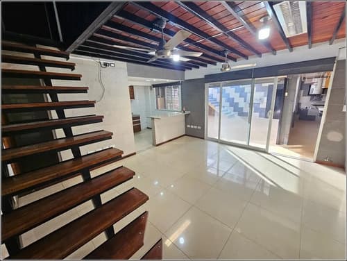 Casa de planta alta en alquiler un dormitorio 2 banos granadero baigorria