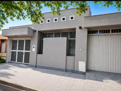 Venta casa san martin centro 4 dormitorios 2 banos cocheras amplio comedor