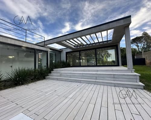 Casa en alquiler rumenco joven