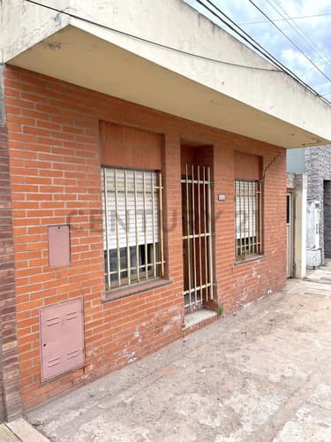 Casa a reciclar en zona centrica venado tuerto