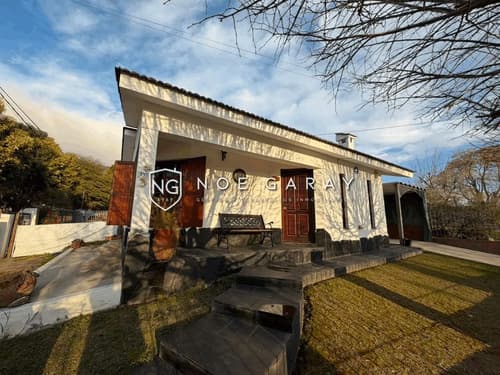 Casa en alquiler anual sobre av carcano