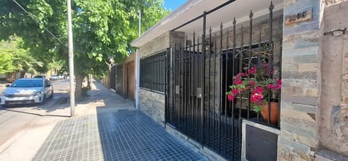 Local en coronel dorrego