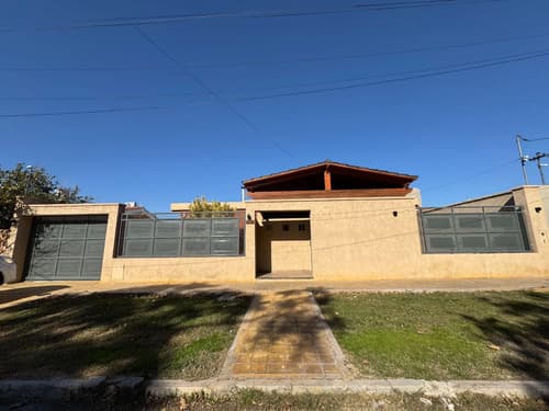 Casa en venta en villa america san juan645m2 de terreno pileta quincho cochera y 3 dormitorios