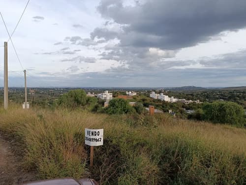 Lote excelente vista en villa allende