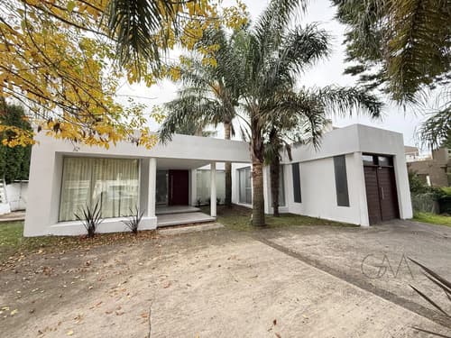 Casa en alquiler en barrio rumenco