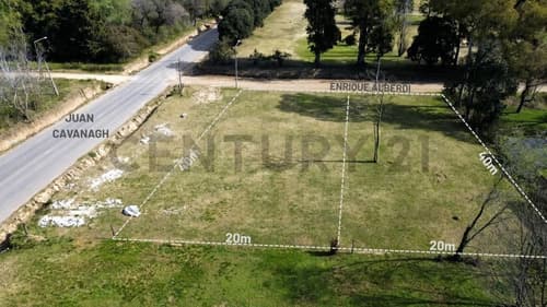 Dos terrenos frente al polo club de 40 x 40 m gas venado tuerto