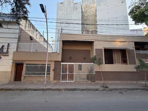 Casaestudio en venta 25 de mayo al 400