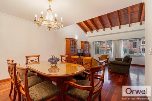 Casa 4 ambientes con jardin y cochera barrio river