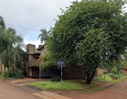 Casa 4 dormitorios en venta barrio docente obera esquina