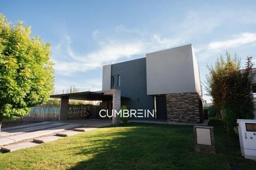 Casa en venta en barrio cortaderas de la noria san rafael cumbrein