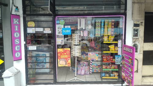 Vendo fondo de comercio kiosco en zona san martin centro excelente oportunidad kiosco en funcionamiento con muy buena ubicacion alto transito de gente y clientela fija