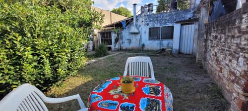 Casa c terreno venta 2 dormitorios 2 banos c cocheras en ba matheu rosario