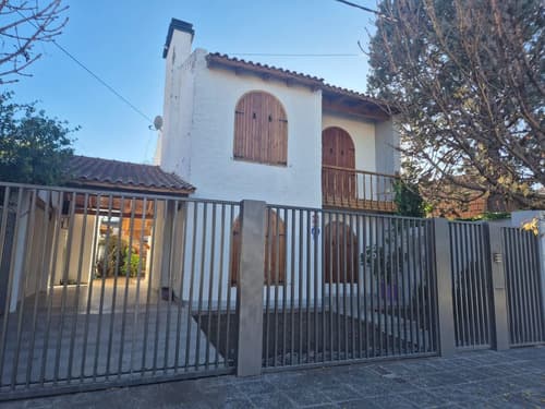 Vende casa centrica 3 dorm general roca rio negro
