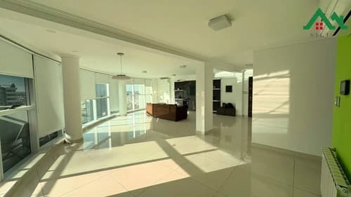Departamento semipiso en alquiler con amplio balcon desocupado y cochera en alto villasol