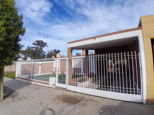 Casa 3 habitaciones 370m2 terreno pileta caucete