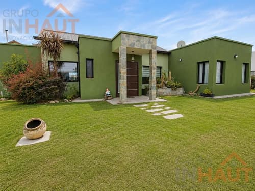 Venta casa tres dormitorios en barrio privado los patricios ii