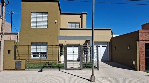 Venta casa 4 dorm b sjuan bautista cpileta vm